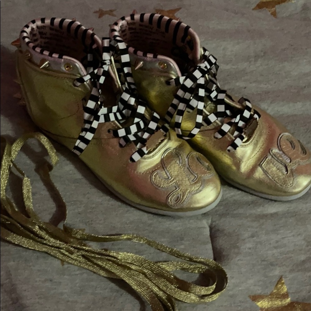 Reebok Melody Ehsani size 10